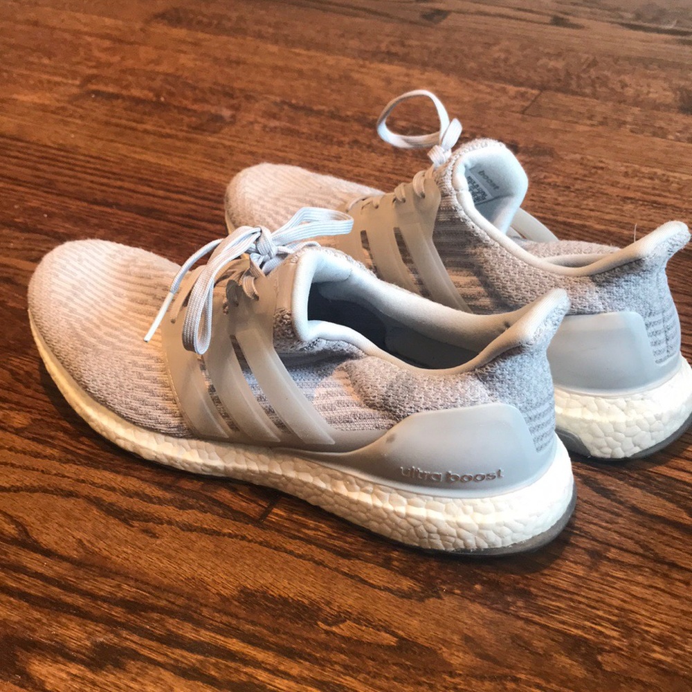 Men’s adidas ultra boost running shoe sz 11.5 grey